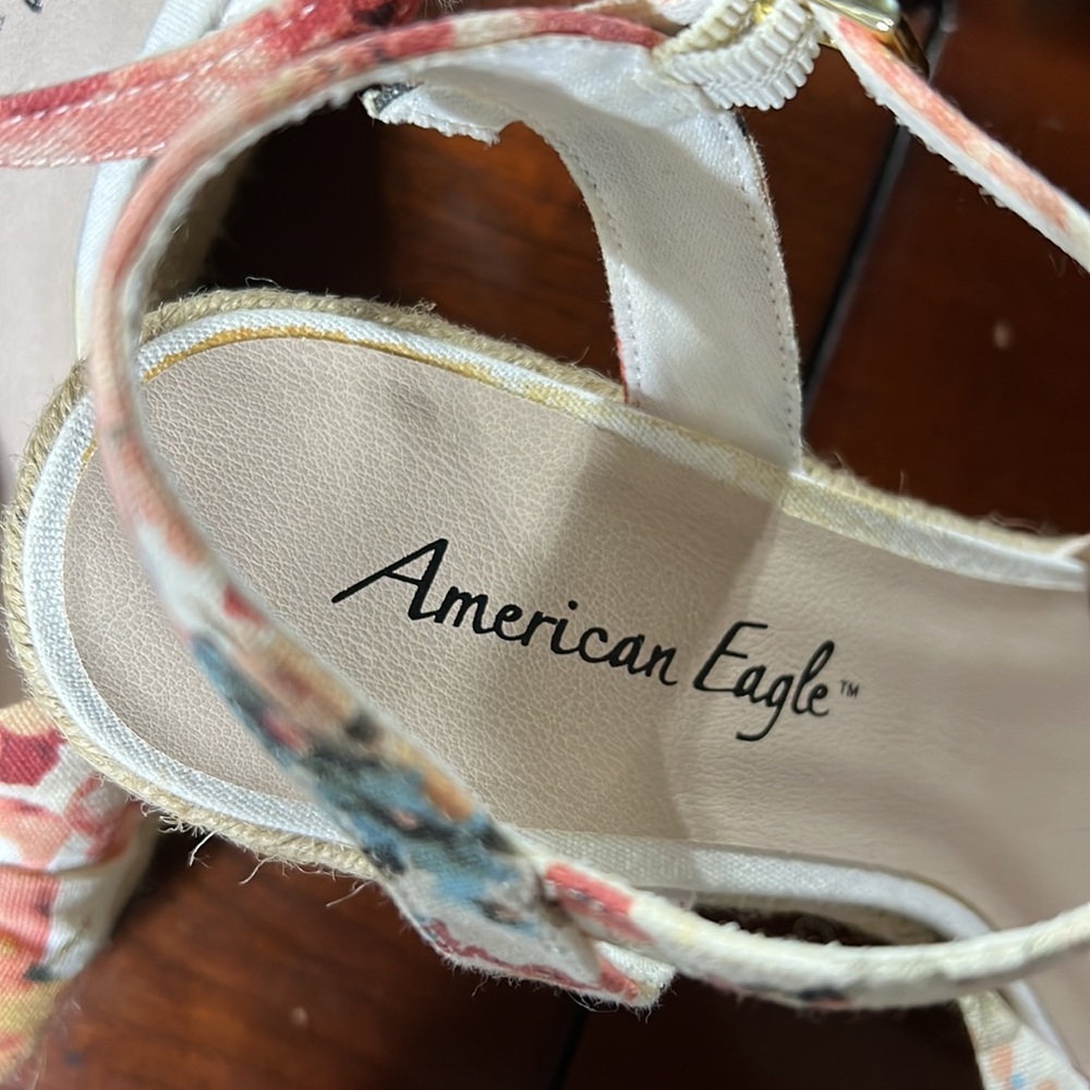 Floral wedge Sandal - Picture 2 of 4